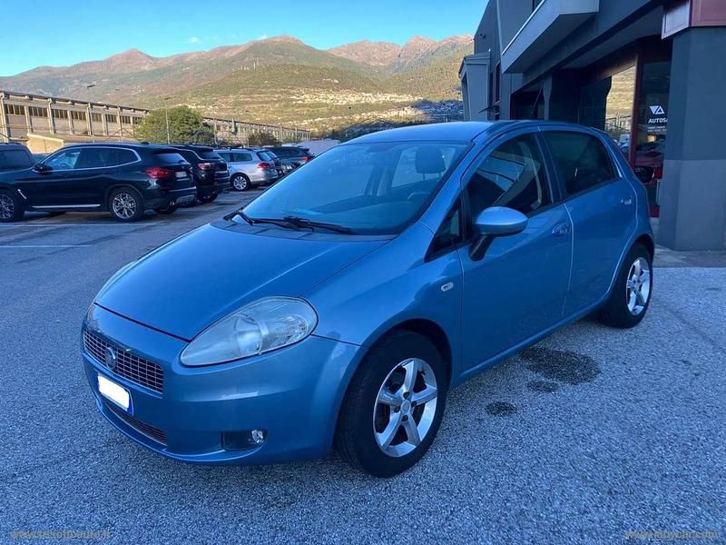 Usata Fiat Grande Punto Dynamic 77 CV (56 kW) 2009 Grigio Utilitaria