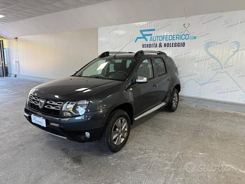 Usata Dacia Duster Lauréate 105 CV (77 kW) 2014 Grigio SUV