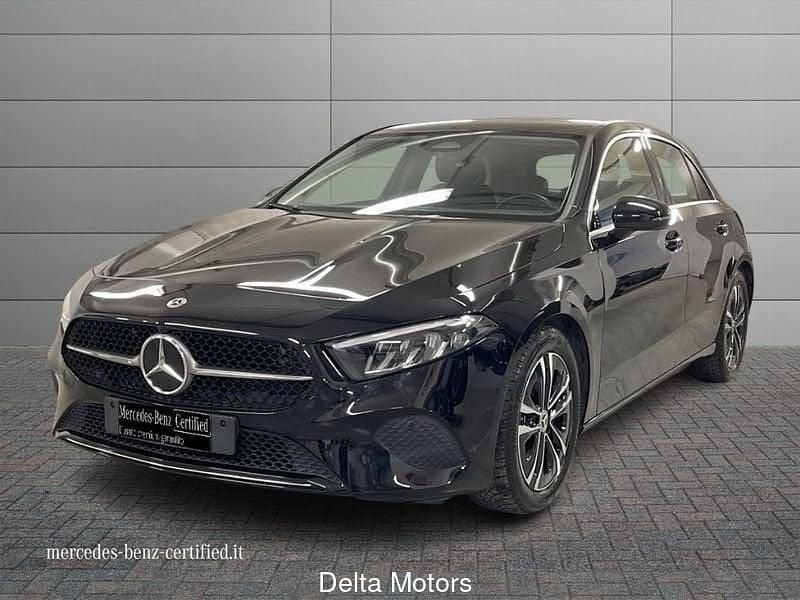 Begagnad Mercedes A180 Advanced 136 HK (100 kW) 2023 Halvkombi