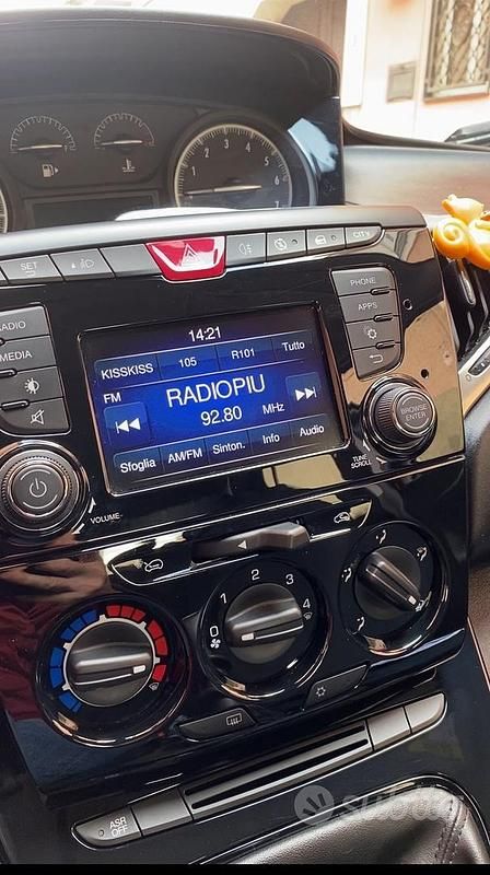 Grigio Usata 2019 Lancia Ypsilon Due volumi | 9000 € (Ottimo prezzo) - Immagine 1/4