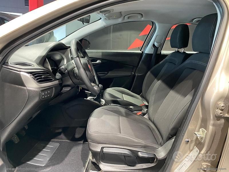 Usata Fiat Tipo Easy 120 CV (88 kW) 2017 Berlina