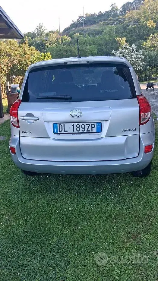 Usata Toyota RAV4 152 CV (111 kW) 2007 SUV