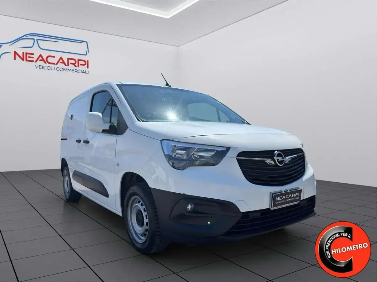 Usata Opel Combo 102 CV (75 kW) 2020 Bianco pastello Monovolume
