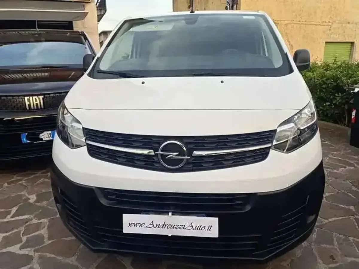 Usata Opel Vivaro-e Combi 120 CV (88 kW) 2023 Bianco Monovolume