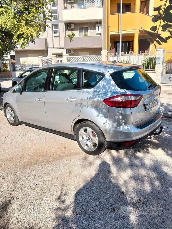 Grigio Usata 2013 Ford C-MAX Monovolume | 5900 € (Buon prezzo) - Immagine 1/4