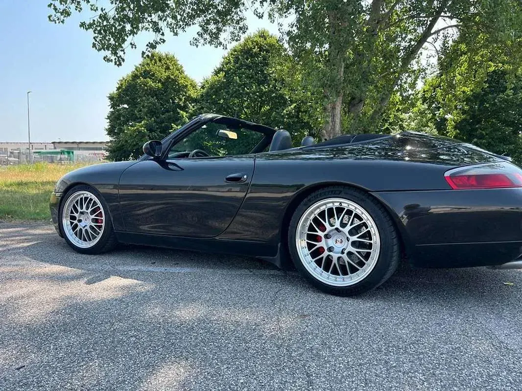 Usata Porsche 996 300 CV (220 kW) 1999 Nero Cabrio