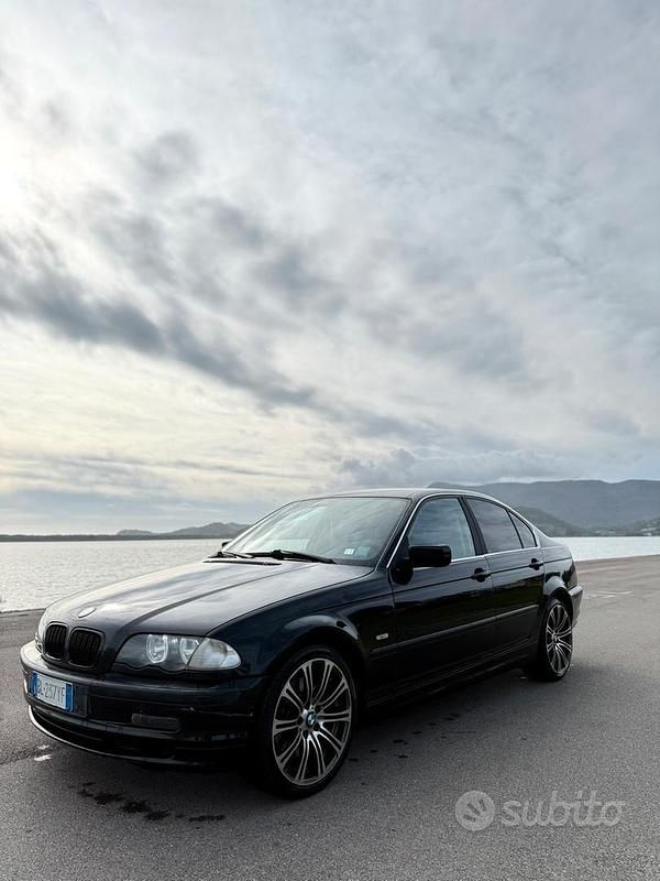 Nero Usata 2000 BMW 330 Efficient Dynamics Tre volumi | 4600 € (Buon prezzo) - Immagine 1/4