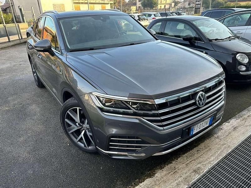 Grigio Usata 2019 VW Touareg Style SUV | 31.900 € (Ottimo prezzo) - Immagine 1/4