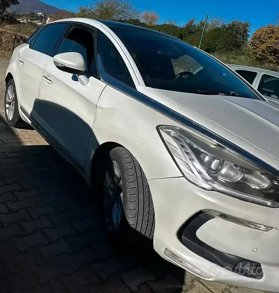 Gebraucht DS Automobiles DS5 Business 114 PS (83 kW) 2012 Weiß Kleinwagen