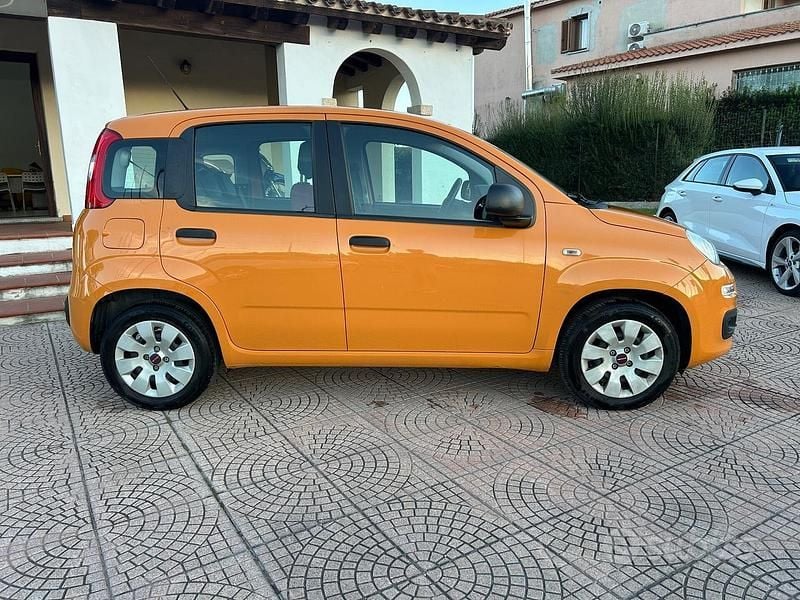 Usata Fiat Panda Easy 69 CV (50 kW) 2018 Arancione Berlina