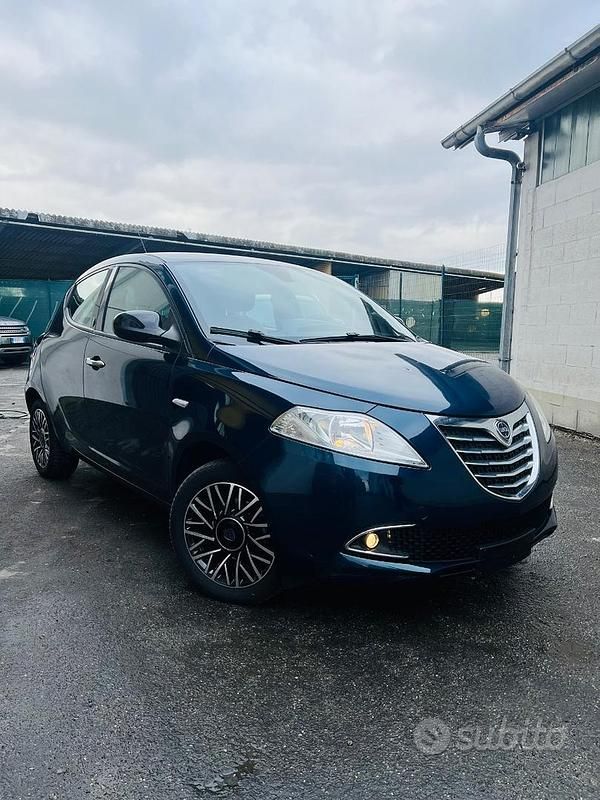 Usata Lancia Ypsilon 95 CV (69 kW) 2015 Utilitaria