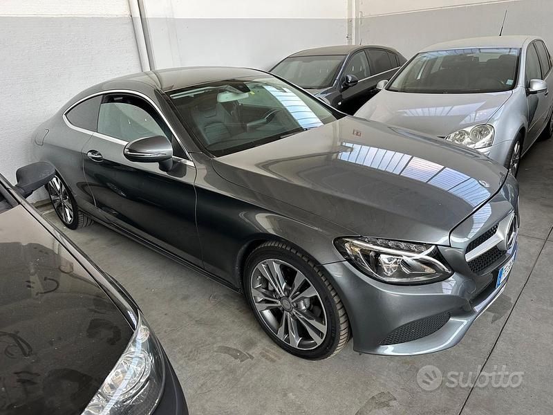 Grigio Usata 2016 Mercedes C220 Coupé | 18.900 € (Buon prezzo) - Immagine 1/4
