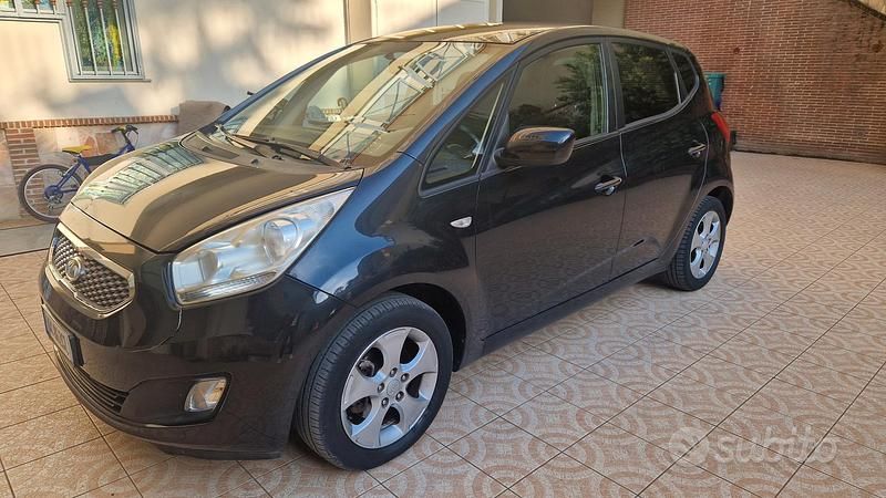 Nero Usata 2010 Kia Venga Due volumi | 4000 € (Super prezzo) - Immagine 1/4