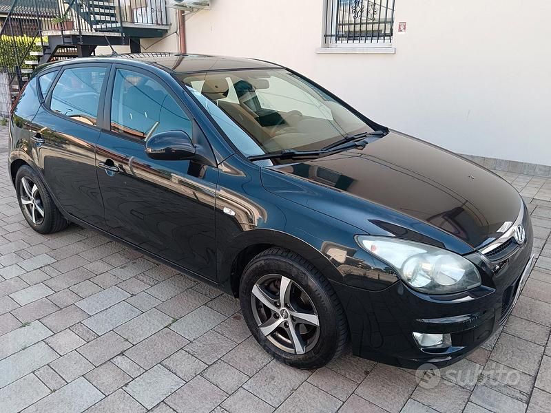 Usata Hyundai i30 Active 90 CV (66 kW) 2010 Nero Berlina