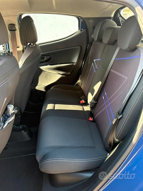 Usata Lancia Ypsilon 69 CV (50 kW) 2017 Blu Utilitaria