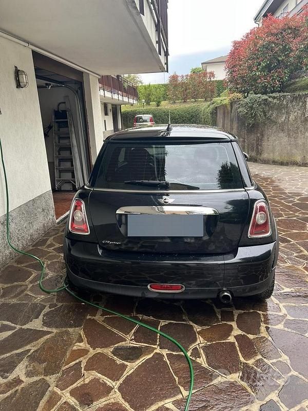 Begagnad Mini ONE 75 HK (55 kW) 2010 Svart Halvkombi