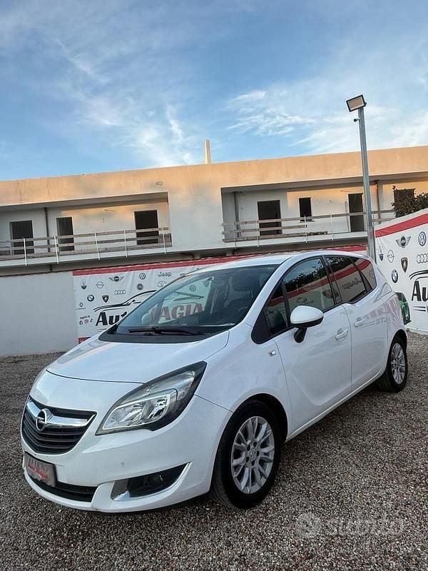 Usata Opel Meriva Cosmo 95 CV (69 kW) 2015 Bianco Monovolume