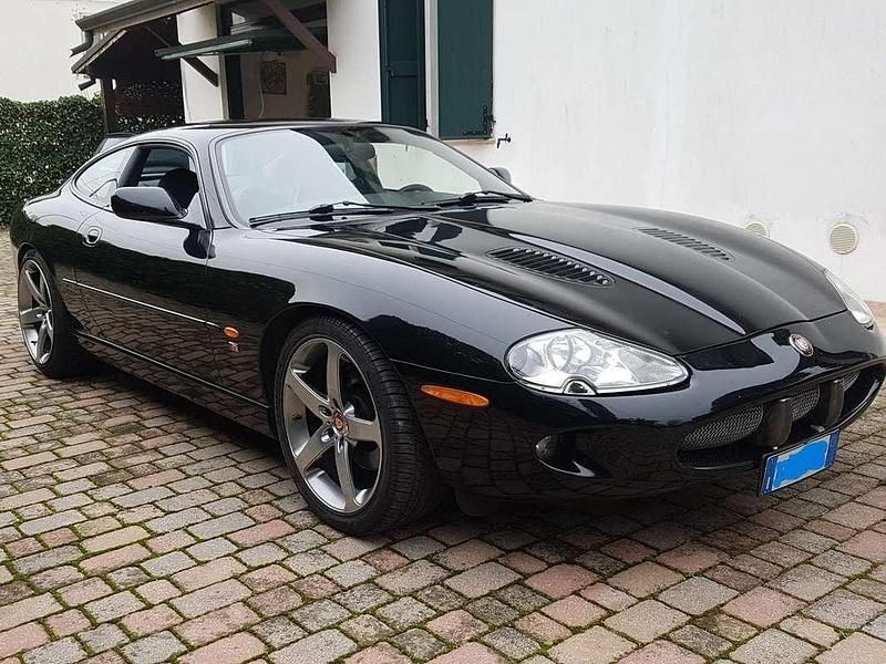 Usata Jaguar XKR 363 CV (266 kW) 1999 Nero Coupé