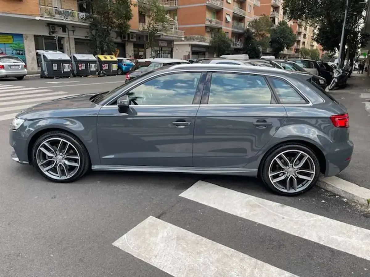 Usado Audi A3 Ambiente 150 CV (110 kW) 2020 Gris Berlina