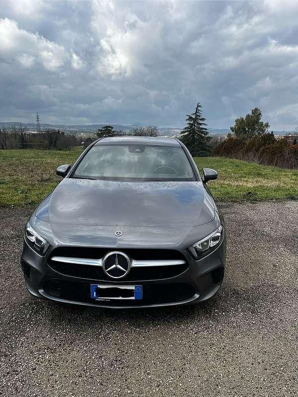 Usata Mercedes CLA180 Edition 116 CV (85 kW) 2018 Grigio Berlina