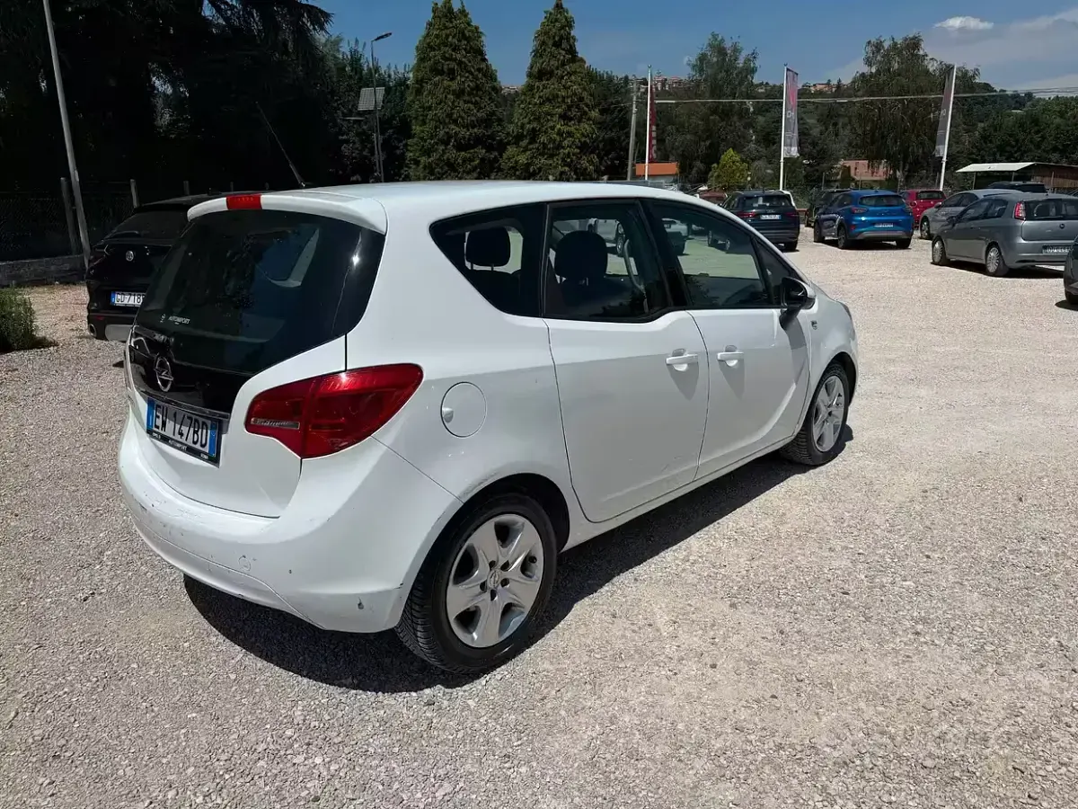 Usata Opel Meriva 120 CV (88 kW) 2014 Bianco Monovolume