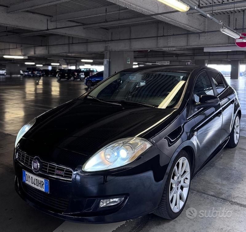 Nero Usata 2009 Fiat Bravo Emotion Utilitaria | 3400 € (Buon prezzo) - Immagine 1/4