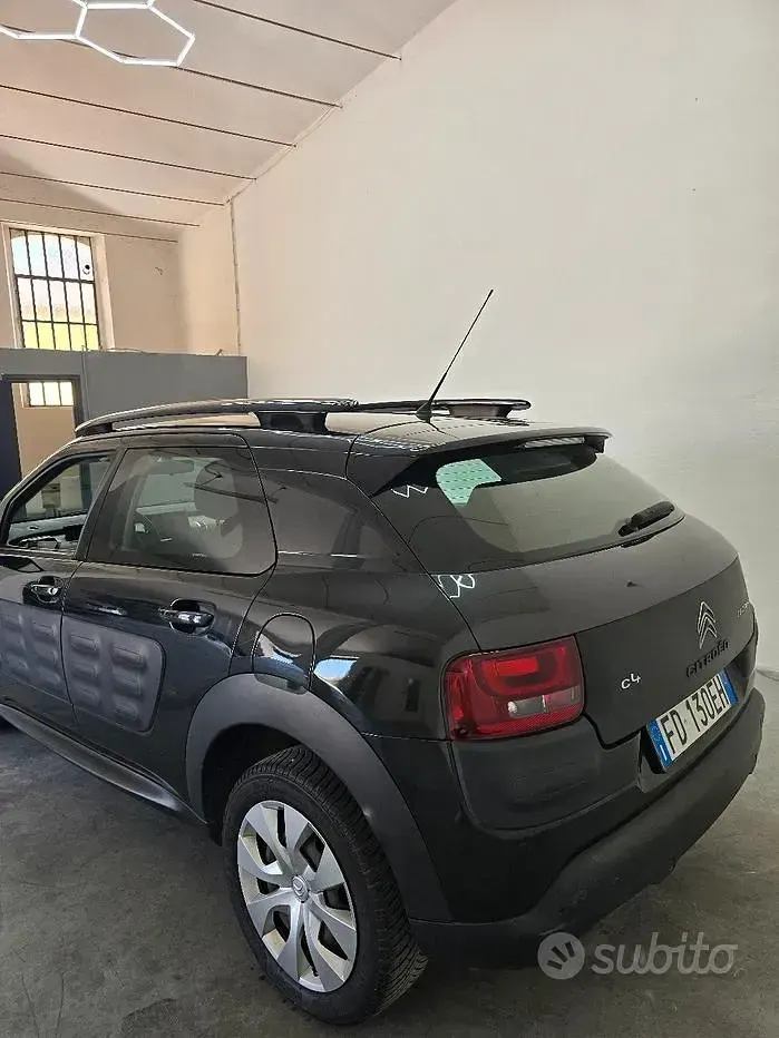 Usata Citroën C4 Cactus 82 CV (60 kW) 2016 Nero Utilitaria