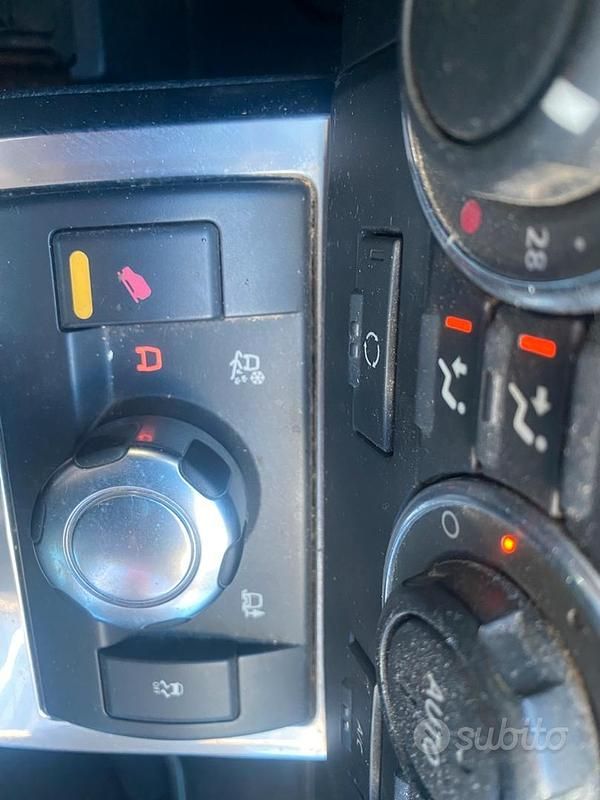 Usata Land Rover Freelander 2 190 CV (139 kW) 2011 Bianco SUV