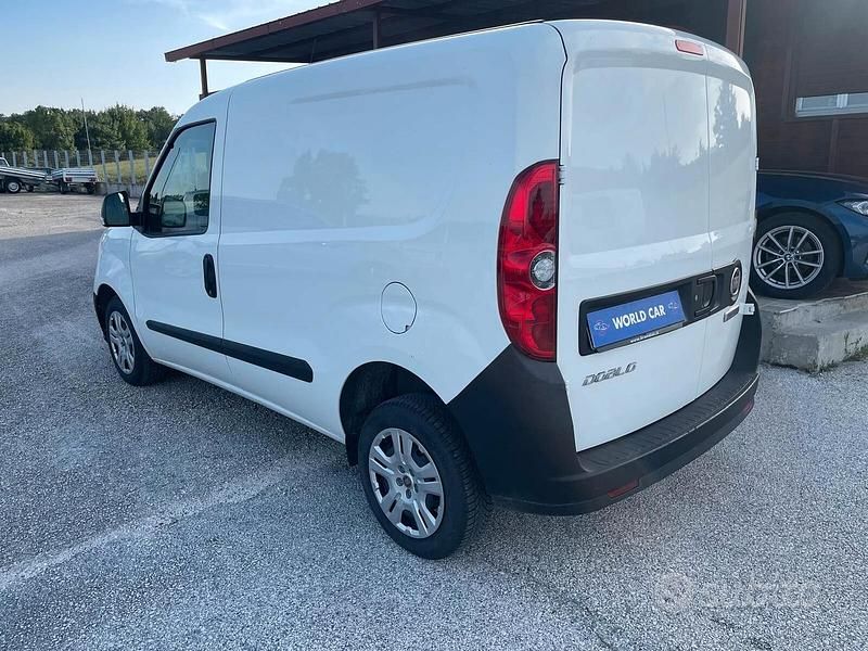 Usata Fiat Doblò S 105 CV (77 kW) 2020 Bianco Monovolume