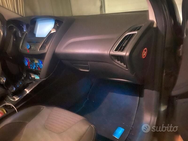 Usata Ford Focus 2014 Grigio Berlina