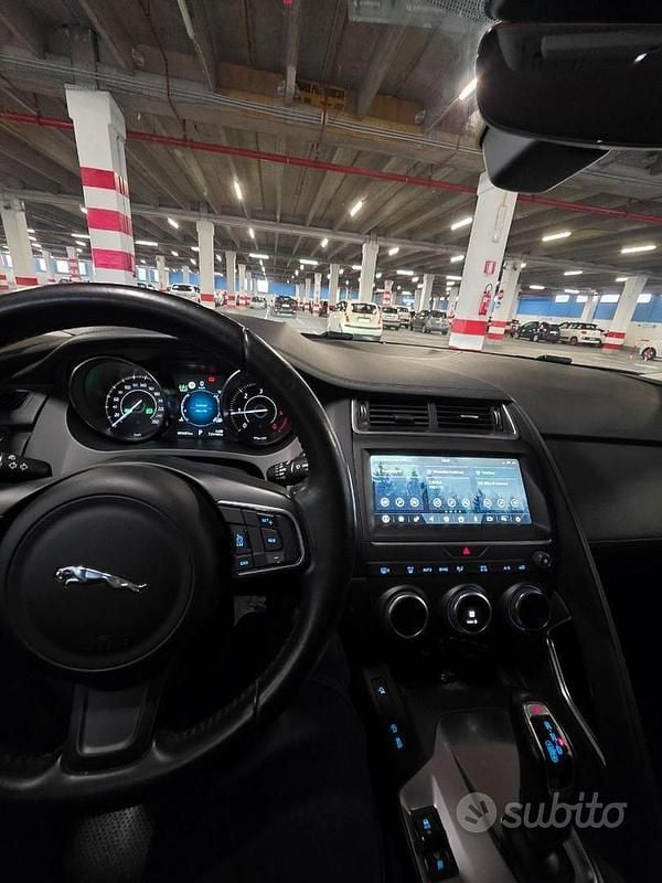 Usata Jaguar E-Pace 150 CV (110 kW) 2019 Grigio SUV