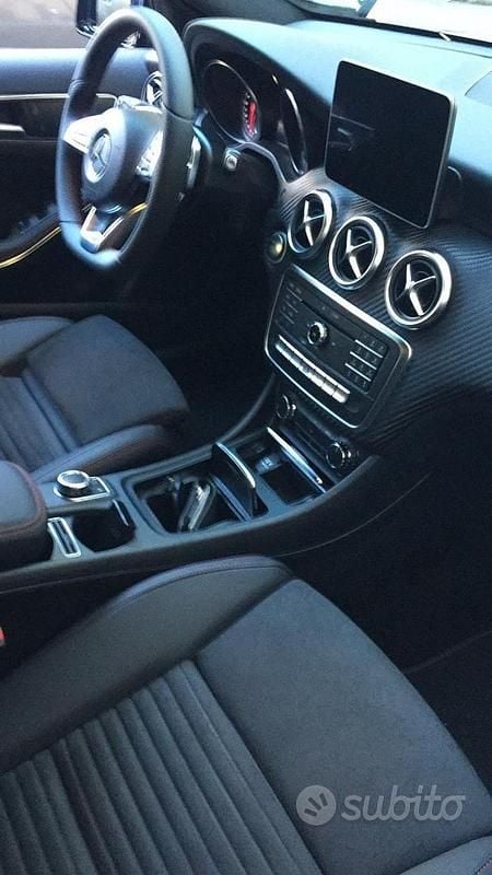 Usata Mercedes A180 Premium 122 CV (89 kW) 2017 Nero Berlina