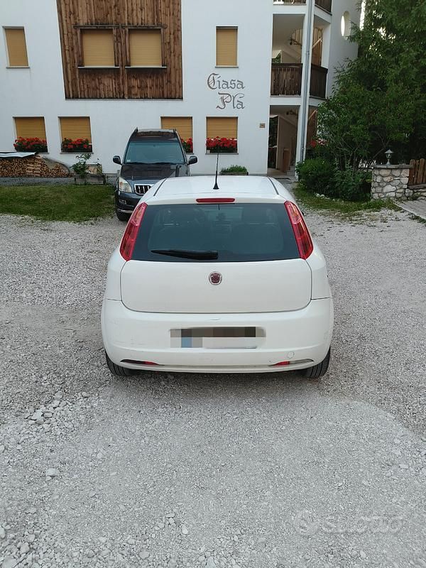 Usata Fiat Punto 70 CV (51 kW) 2009 Bianco Utilitaria