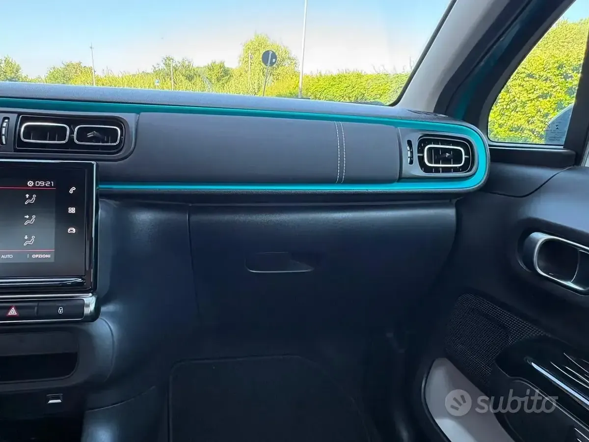 Usata Citroën C3 Feel 102 CV (75 kW) 2020 Bluazzurro Utilitaria