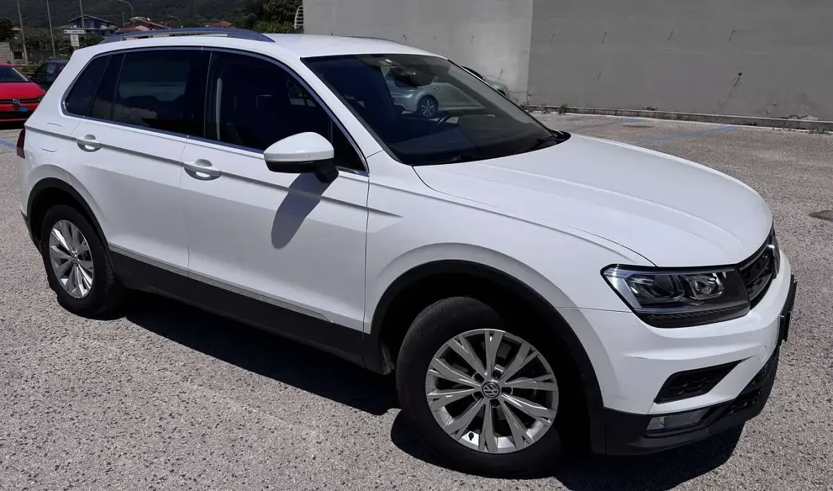 Usata VW Tiguan Business 150 CV (110 kW) 2017 Bianco SUV