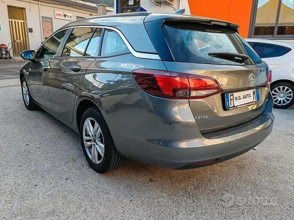 Usata Opel Astra Business 95 CV (69 kW) 2016 Grigio Station wagon