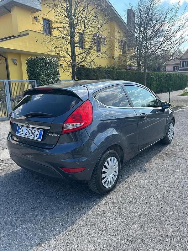 Usata Ford Fiesta Titanium 2009 Grigio Utilitaria