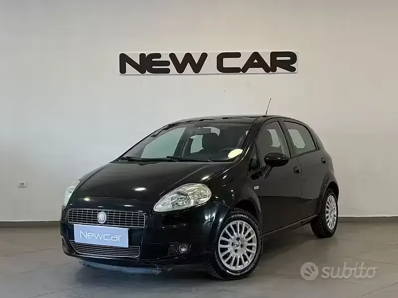 Usata Fiat Grande Punto 77 CV (56 kW) 2010 Nero Utilitaria