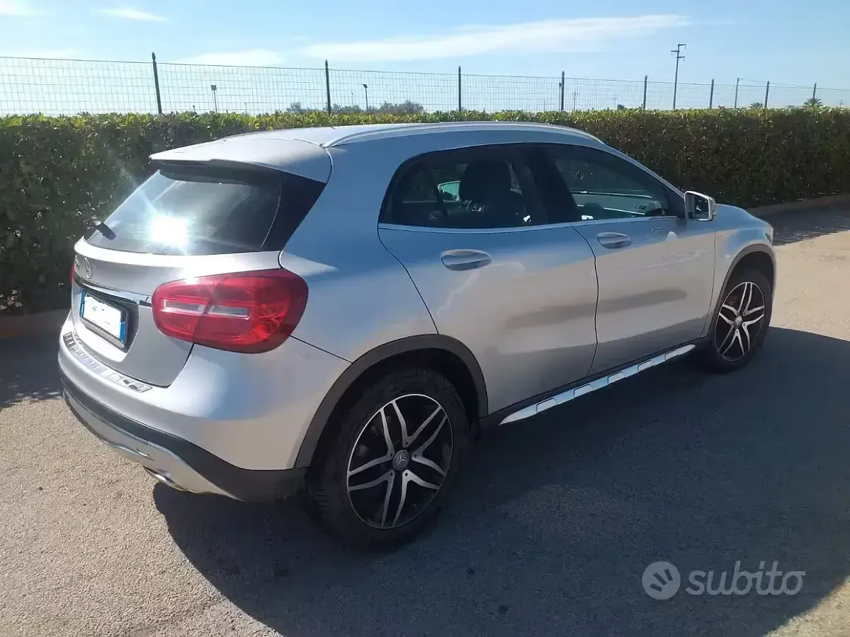 Usata Mercedes GLA200 136 CV (100 kW) 2018 SUV