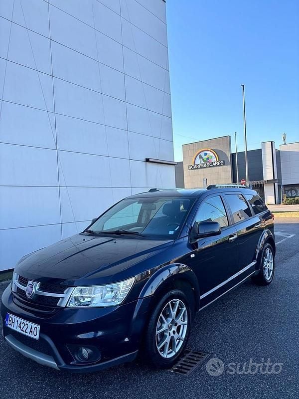 Usata Fiat Freemont Lounge 170 CV (125 kW) 2012 Blu SUV