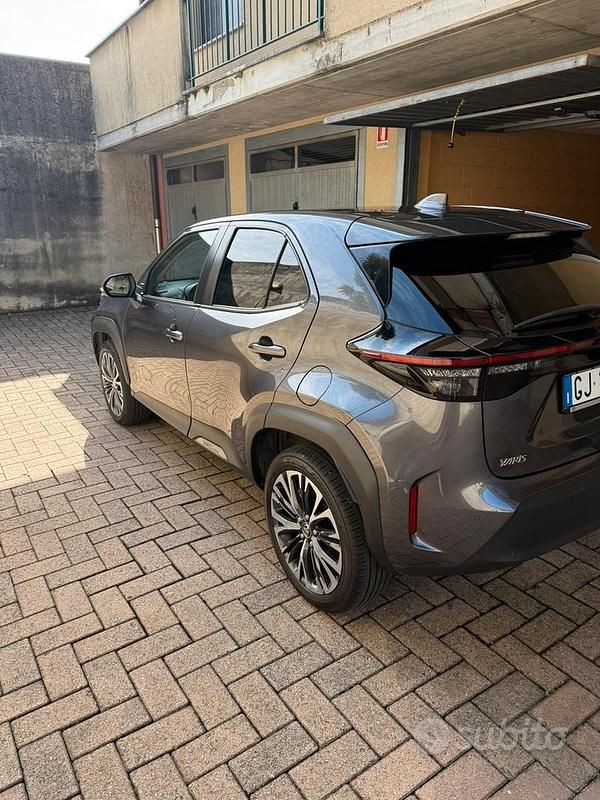 Usata Toyota Yaris Hybrid Lounge 116 CV (85 kW) 2022 Station wagon