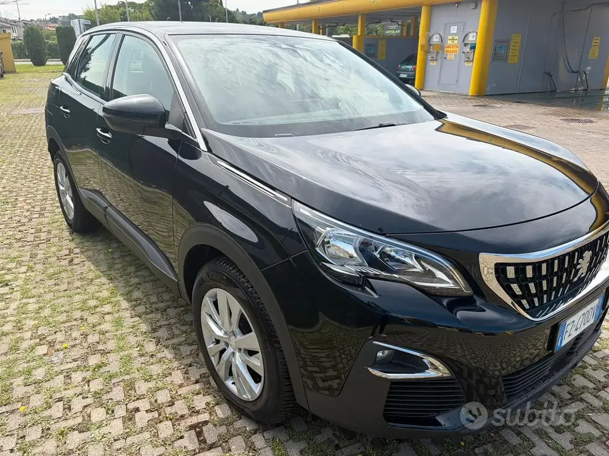 Usata Peugeot 3008 Allure 131 CV (96 kW) 2019 Nero SUV