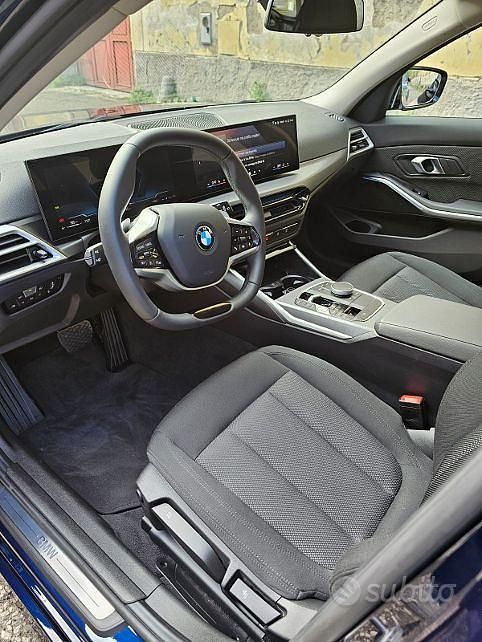 Usado BMW 318 156 CV (114 kW) 2024 Azul Familiar