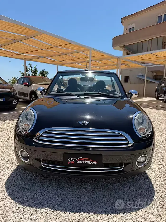 Usata Mini Cooper Cabriolet 122 CV (89 kW) 2010 Nero Cabrio