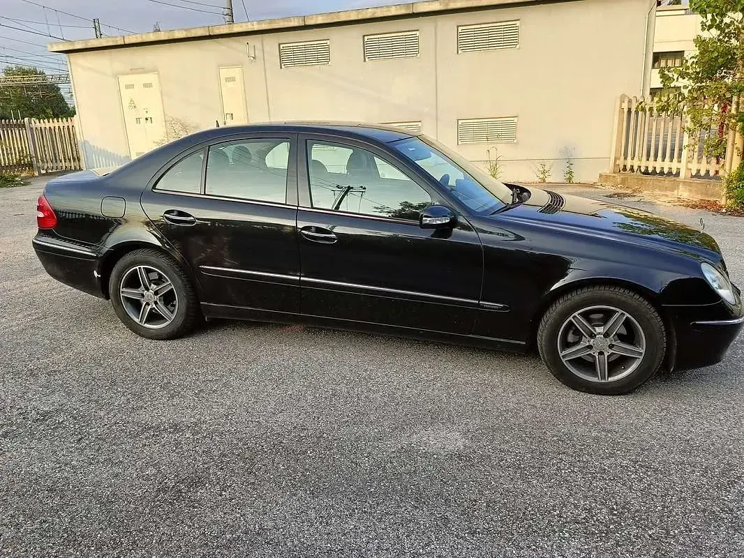 Usata Mercedes E280 Elegance 177 CV (130 kW) 2006 Nero Berlina