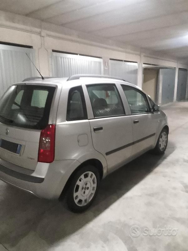 Usata Fiat Idea 70 CV (51 kW) 2005 Grigio Monovolume