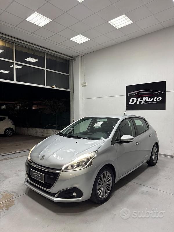 Usata Peugeot 208 75 CV (55 kW) 2017 Grigio Utilitaria
