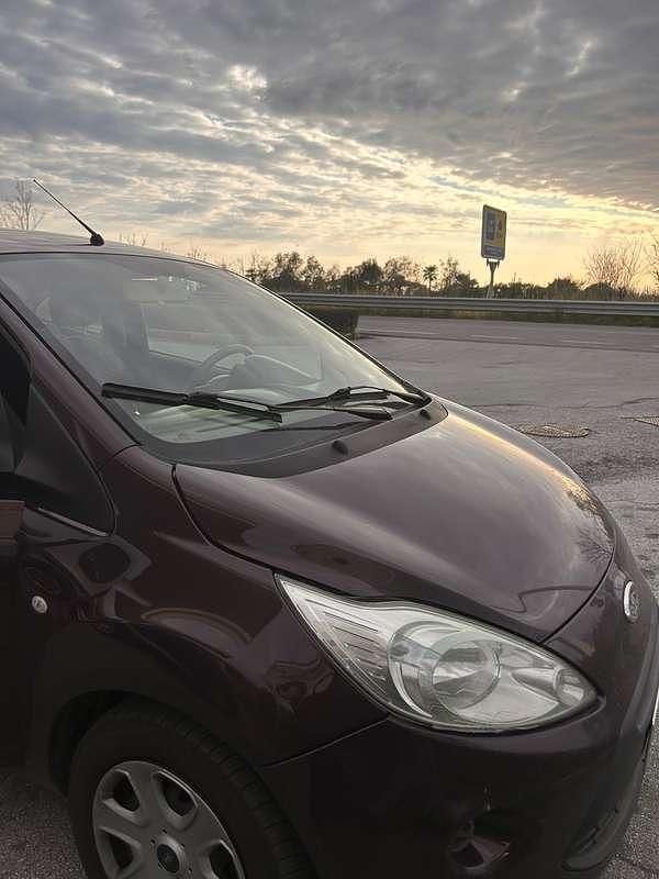 Begagnad Ford Ka 75 HK (55 kW) 2009 Lila Halvkombi