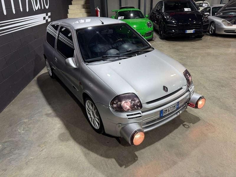 Usata Renault Clio II 169 CV (124 kW) 2000 Grigio Utilitaria