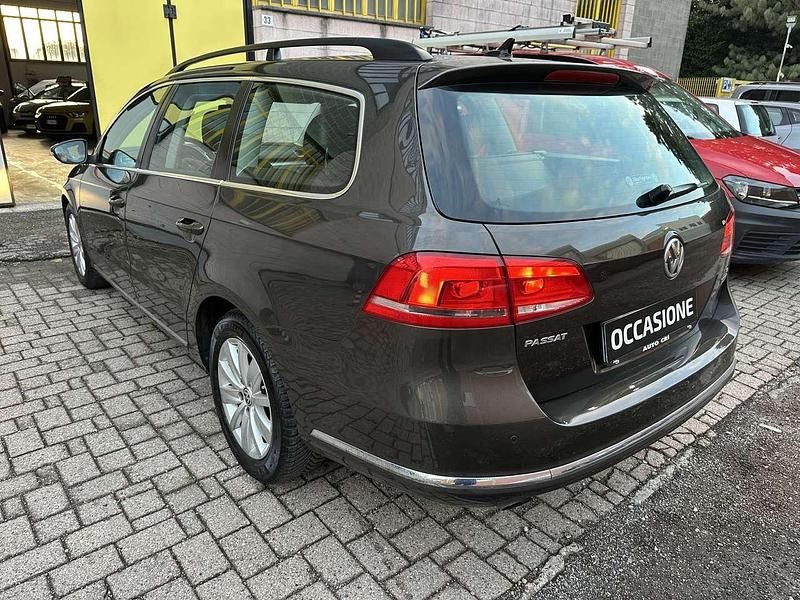 Usata VW Passat Highline 105 CV (77 kW) 2014 Marrone Station wagon